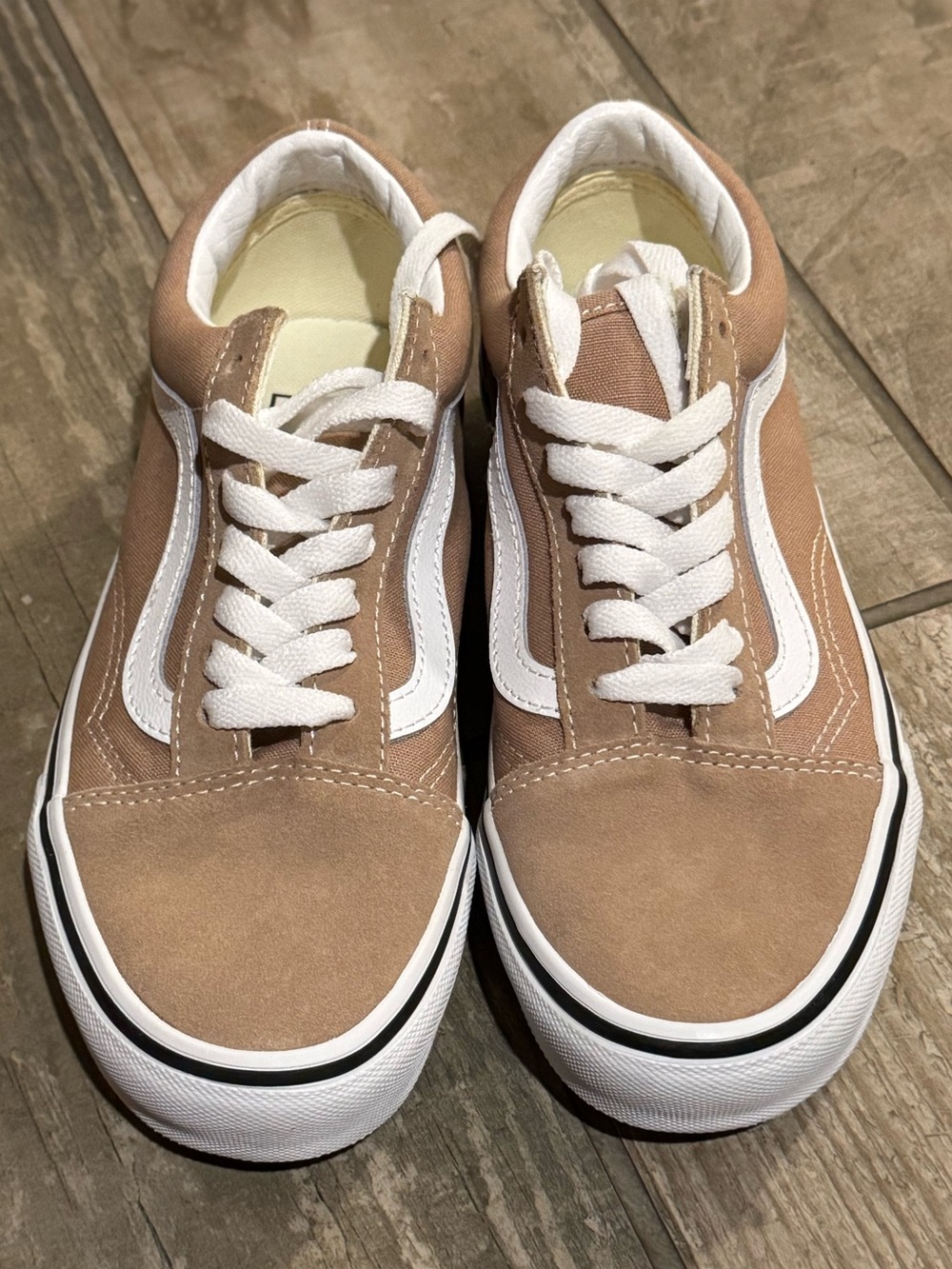 Vans Women's 6 Men’s 4.5 Low-Top Suede Sneakers in Tan and White